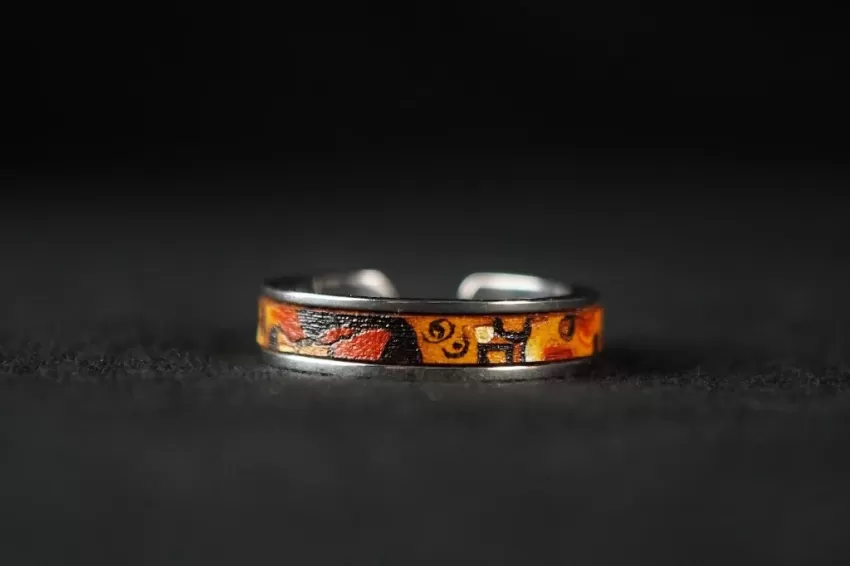 "The Kiss" Hand-painted Leather Ring, Silver Color, Leather Ring Arts Collection, Gustav Klimt Inspired Accessory, Unique Gift, Stylish Gift