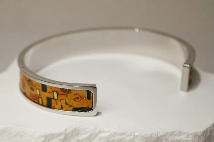 "The Kiss" Metal Cuff Bracelet With Hand-painted Leather, Leather Bracelet Arts Collection, Genuine Leather Accessory, Gustav Klimt Patterns