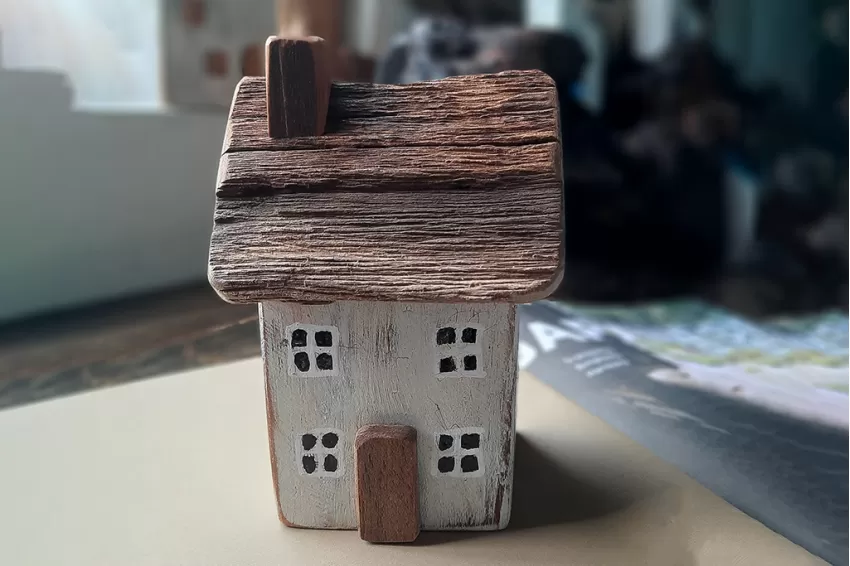 Seaside Driftwood House Miniature, Ng-0106, Miniature Decorative Accessories, Handmade Wooden Decorative Accessories