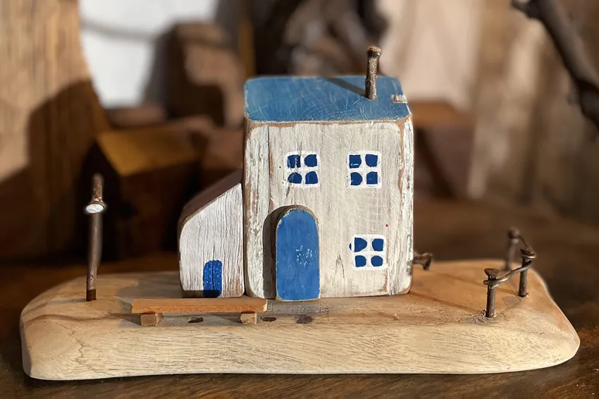 Driftwood House Miniature, Ng-0101, Detailed and Meticulous Design, Home Decoration, Rustic and Natural, High-Quality Product