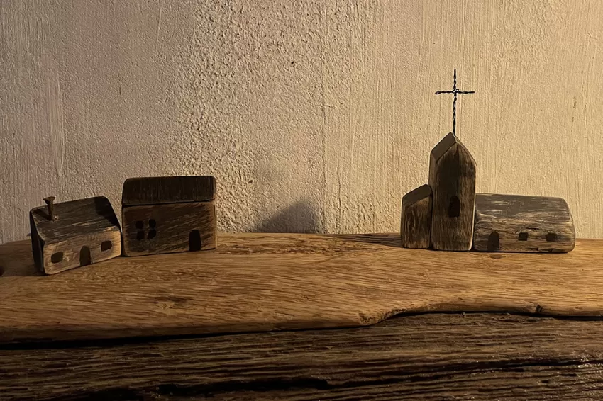 Driftwood Church Miniature, Nt-0004, Handmade Crafting Accessories, Durable, Good Termite Resistance, Rustic And Simple Style