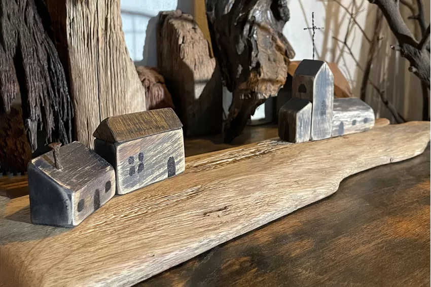 Driftwood Church Miniature, Nt-0004, Handmade Crafting Accessories, Durable, Good Termite Resistance, Rustic And Simple Style