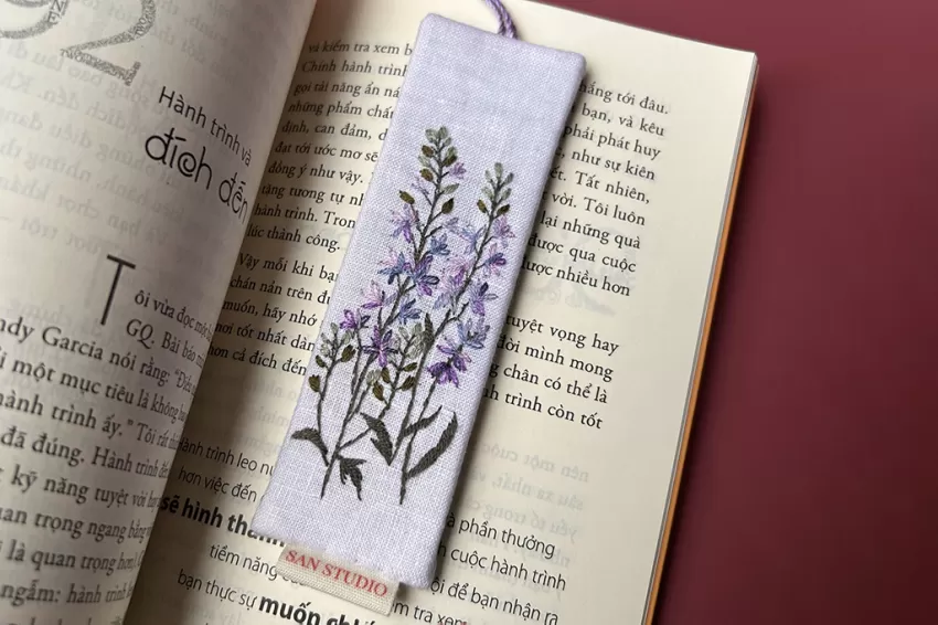 Handmade Embroidery Floral Bookmark, Delicately Patterned Floral Design, Compact Design, Gift for Book Lovers