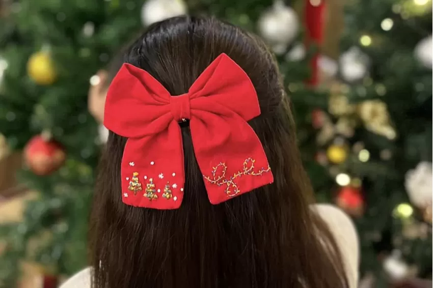 Hair accessories are a top choice for Christmas gifts this year. 