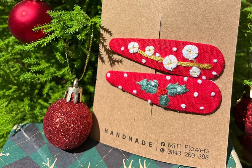 Holly Berry Embroidered Linen Hair Clip, “Special Christmas” Collection, Red Tone, Impressive Christmas Accessory, Cute Embroidery Style