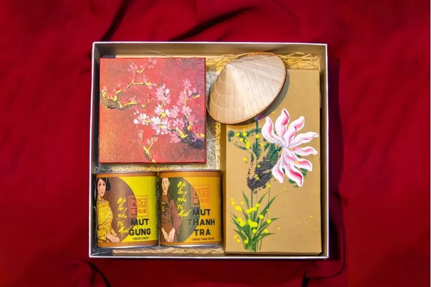 Moc Truly Hue’s 2024 “Phap Lam” Gift Box, Gift From Ancient Town, Hue Specialty, Vietnamese Traditional Food Gift, Artistic Hand-painted Gift Box