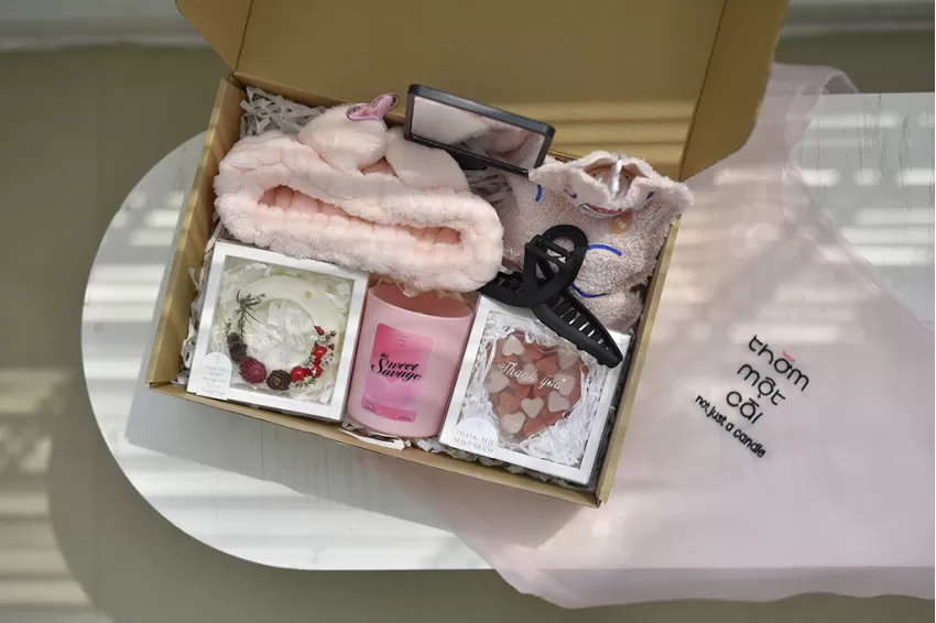 Pink My Sweet Savage Scented Candle Gift Box, Valentine’s Day For Her Collection - Thơm Một Cái