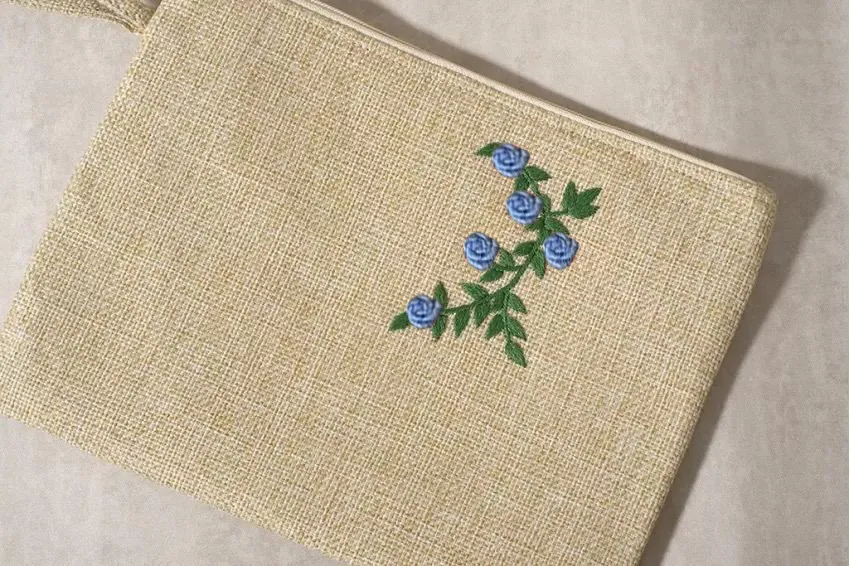 Falling Rose Embroidery Envelope Bag