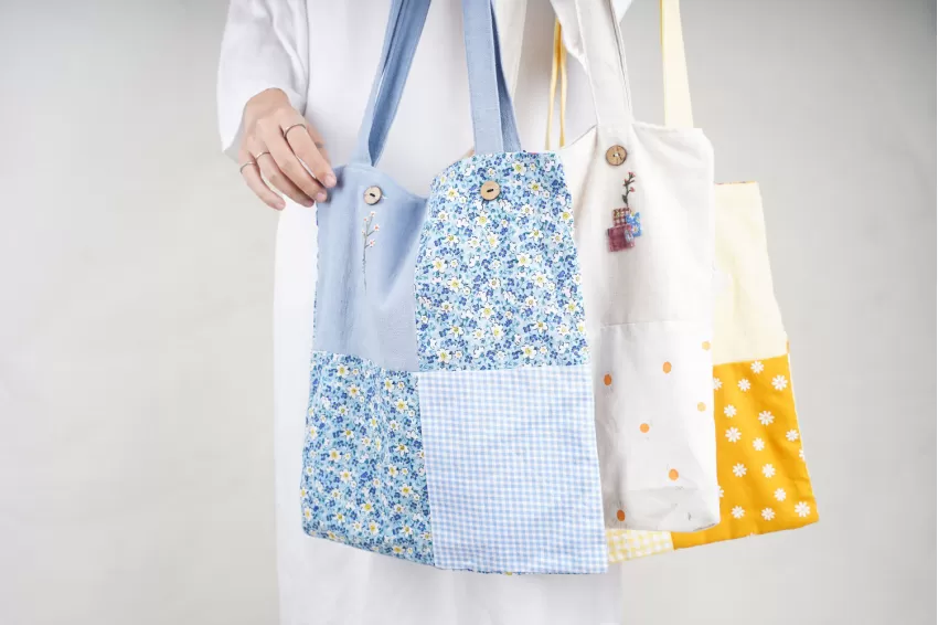 Túi Tote Vải Thêu Thủ Công, Túi Tote Nữ Handmade, Túi Xách Thêu Tay Phong Cách Nhẹ Nhàng Trẻ Trung