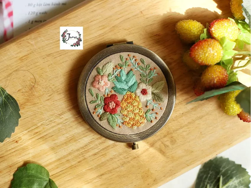 Gương Thêu Tay Summer Fruit, Gương Cầm Tay Nhỏ Gọn, Hoạ Tiết Sáng Tạo, Thêu Tay Tỉ Mỉ, Sản Phẩm Handmade