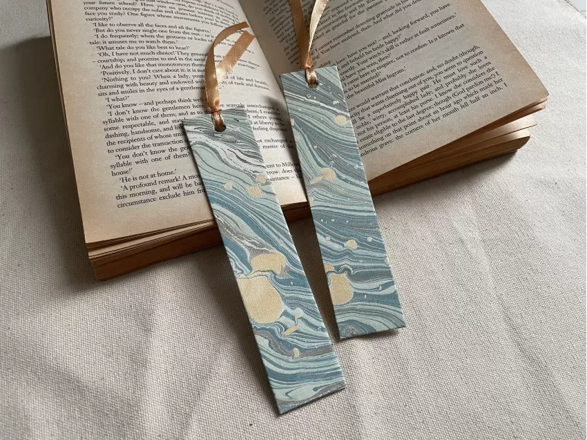 Handmade Marbling Bookmark, High Quality Hardcover Material, Watermarking Art, Eye-catching Marbled Pattern