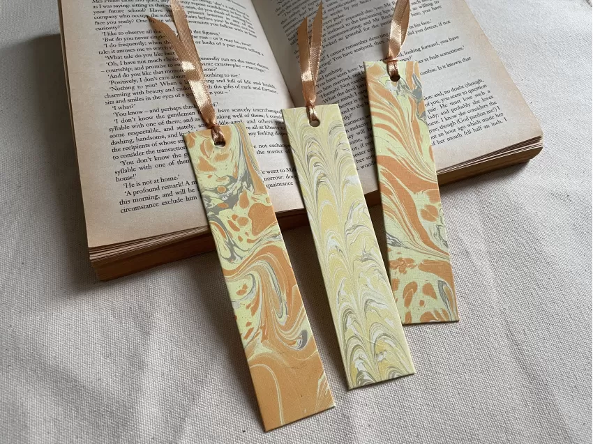 Handmade Marbling Bookmark, High Quality Hardcover Material, Watermarking Art, Eye-catching Marbled Pattern