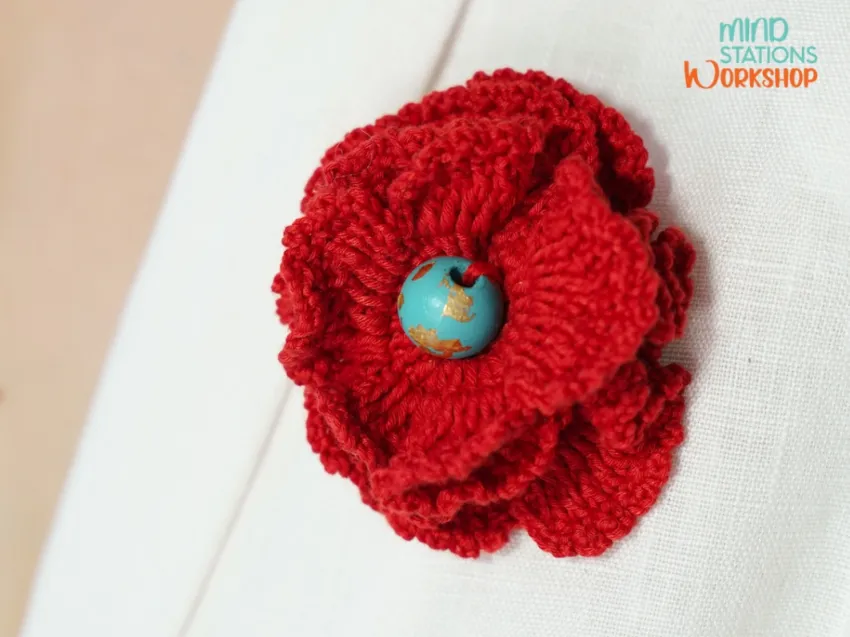 Crocheted Carnation Brooch With Gift Box, Unique Accessory, Gift for Women, Handmade Gift, Jewelry Gift, High-End Gift