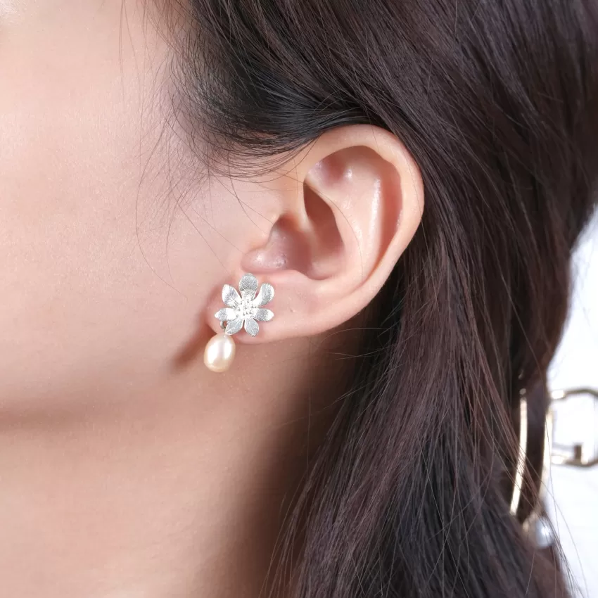 “Nguyên Ngọc” Silver Earrings With Freshwater Pearl